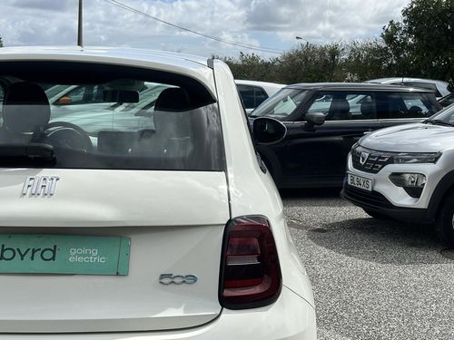 Fiat 500e - Photo 12