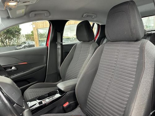 Peugeot e-208 - Photo 13