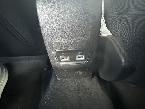 Peugeot e-208 - Photo 36