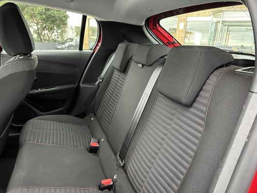 Peugeot e-208 - Photo 37