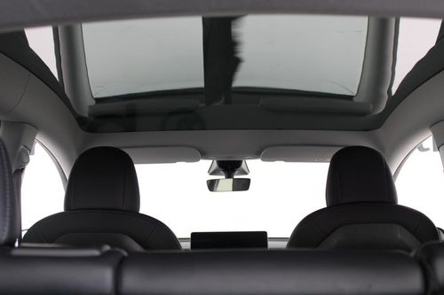 Tesla Model Y - Photo 10