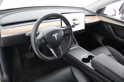 Tesla Model Y - Photo 12
