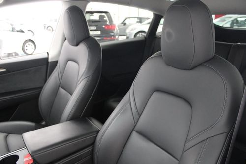 Tesla Model Y - Photo 13