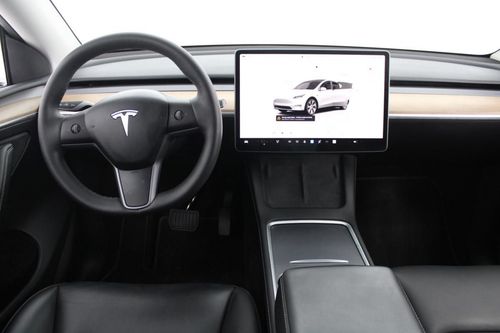 Tesla Model Y - Photo 14