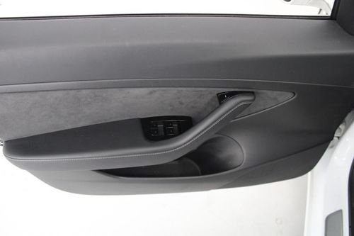 Tesla Model 3 - Photo 10