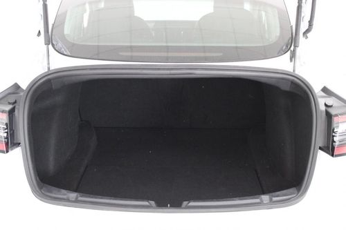 Tesla Model 3 - Photo 9