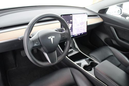 Tesla Model 3 - Photo 12