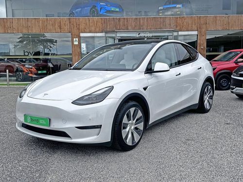 Tesla Model Y - Photo 2