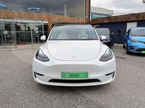 Tesla Model Y - Photo 3