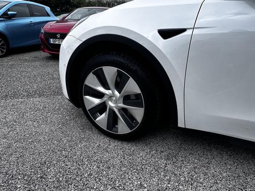 Tesla Model Y - Photo 6