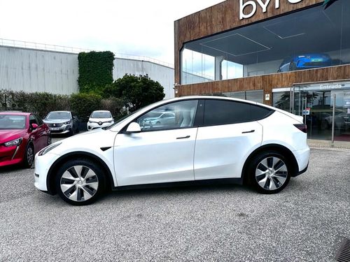 Tesla Model Y - Photo 9