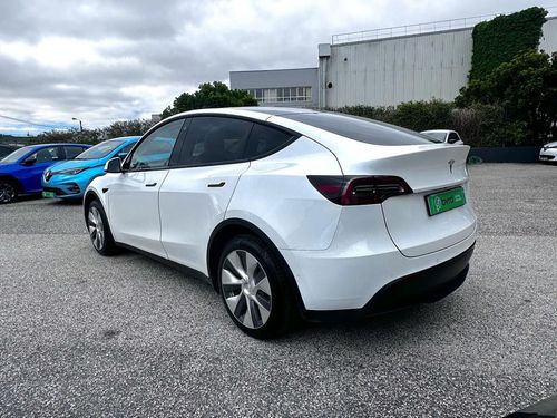 Tesla Model Y - Photo 11