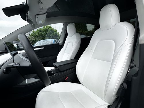 Tesla Model Y - Photo 27