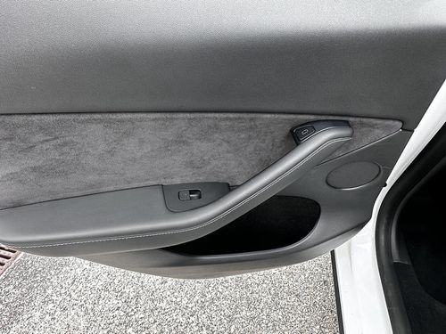 Tesla Model Y - Photo 52