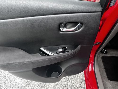 Nissan Leaf - Photo 26