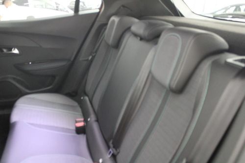 Peugeot e-2008 - Photo 17