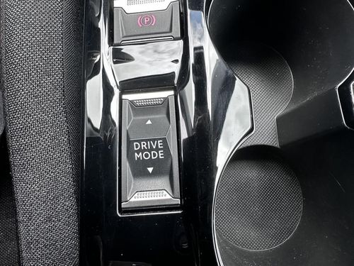 Peugeot e-2008 - Photo 32