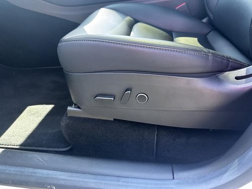 Tesla Model Y - Photo 19