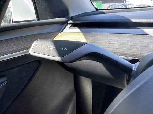 Tesla Model Y - Photo 27