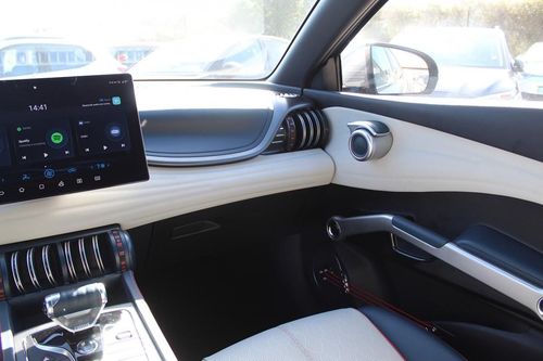 BYD Atto 3 - Photo 24