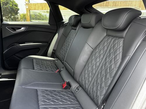 Audi Q4 Sportback e-tron - Photo 32