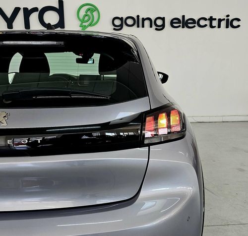 Peugeot e-208 - Photo 6