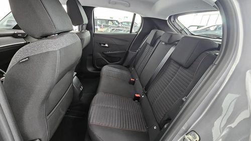 Peugeot e-208 - Photo 12