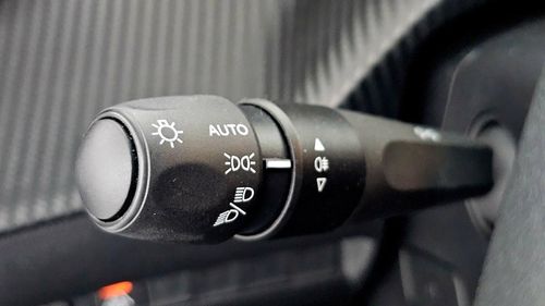 Peugeot e-208 - Photo 15