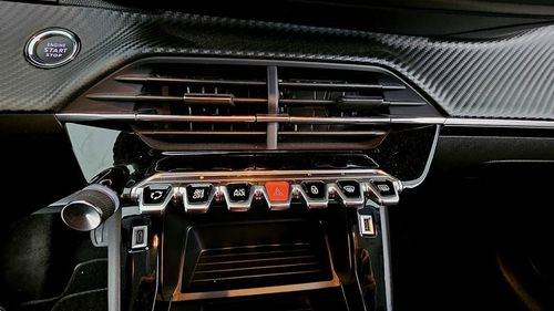 Peugeot e-208 - Photo 18