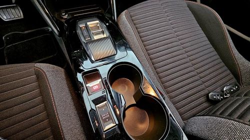 Peugeot e-208 - Photo 20