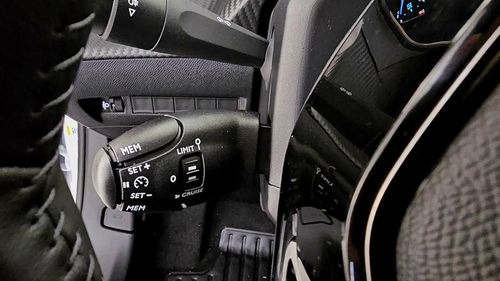 Peugeot e-2008 - Photo 12
