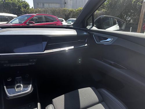 Audi Q4 Sportback e-tron - Photo 44