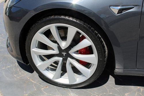 Tesla Model 3 - Photo 3
