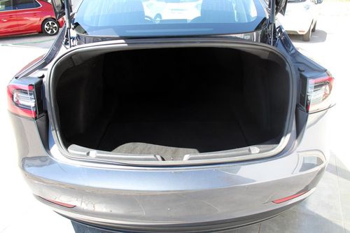 Tesla Model 3 - Photo 10