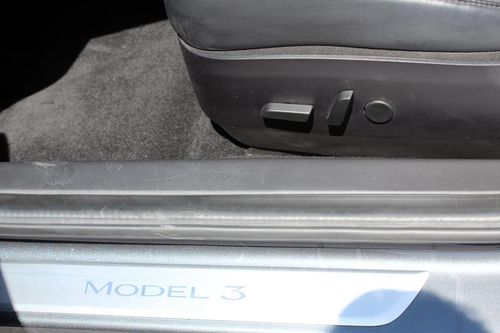 Tesla Model 3 - Photo 15