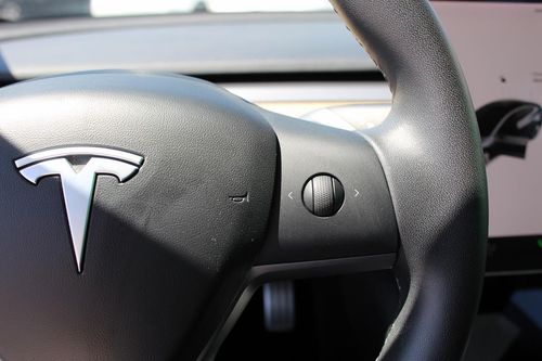 Tesla Model 3 - Photo 21
