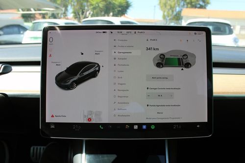 Tesla Model 3 - Photo 25