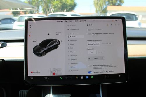 Tesla Model 3 - Photo 26