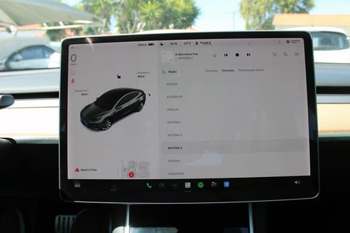 Tesla Model 3 - Photo 30