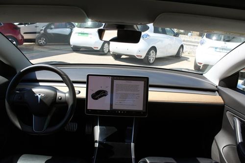 Tesla Model 3 - Photo 35