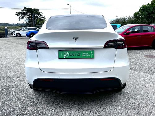 Tesla Model Y - Photo 12