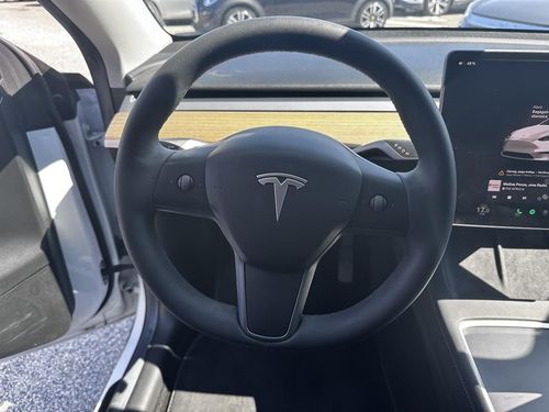 Tesla Model Y - Photo 25