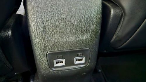 Peugeot e-2008 - Photo 24