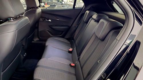 Peugeot e-2008 - Photo 25