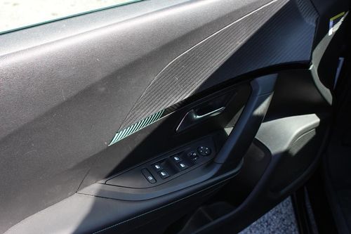 Peugeot e-2008 - Photo 14
