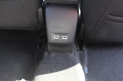 Peugeot e-2008 - Photo 23