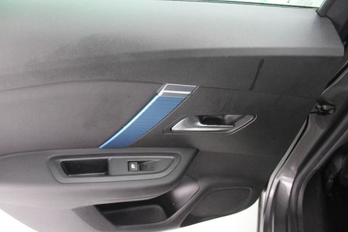 Citroen e-C4 - Photo 12