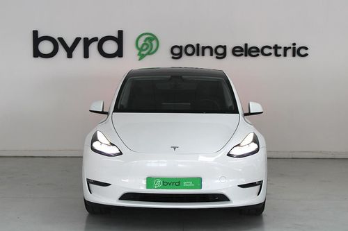 Tesla Model Y - Photo 2