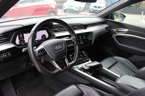 Audi e-tron - Photo 18