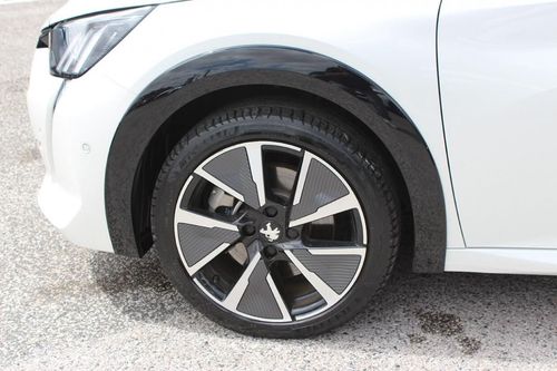 Peugeot e-208 - Photo 8